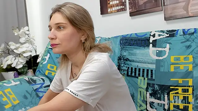 Snapshot of Tenderly_Sophie chatting on March 2, 2026, 1:17 am Tenderly Sophie online show from March 2, 2026, 1:17 am