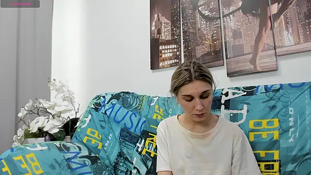 Snapshot of Tenderly_Sophie chatting on April 24, 2026, 1:24 pm Tenderly Sophie online show from April 24, 2026, 1:24 pm