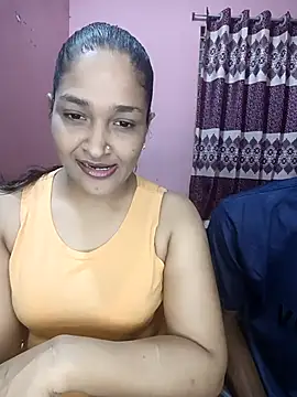 Snapshot of CoupleShow_432 chatting on April 28, 2026, 5:06 pm CoupleShow 432 online show from April 28, 2026, 5:06 pm