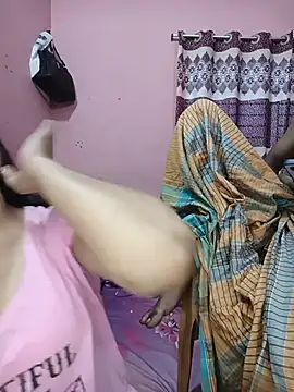 Snapshot of CoupleShow_432 chatting on May 14, 2026, 11:13 pm CoupleShow 432 online show from May 14, 2026, 11:13 pm