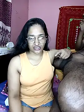 Snapshot of CoupleShow_432 chatting on May 10, 2026, 10:11 pm CoupleShow 432 online show from May 10, 2026, 10:11 pm
