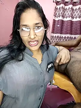 Snapshot of CoupleShow_432 chatting on May 12, 2026, 6:14 pm CoupleShow 432 online show from May 12, 2026, 6:14 pm