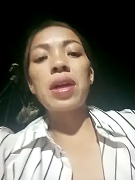 Snapshot of Karin-n chatting on October 24, 2025, 12:04 pm Karin-n online show from October 24, 2025, 12:04 pm