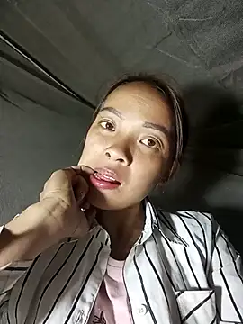 Snapshot of Karin-n chatting on November 25, 2025, 12:16 pm Karin-n online show from November 25, 2025, 12:16 pm