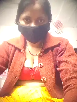 QRESABABY online show from November 5, 2025, 11:41 pm