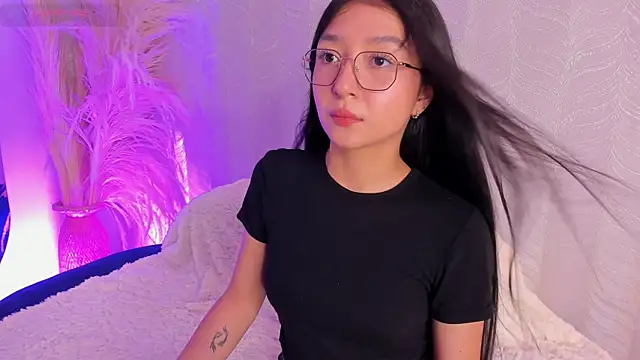 Snapshot of sydney_miller_ chatting on June 18, 2026, 12:09 am sydney miller online show from June 18, 2026, 12:09 am