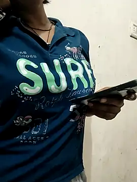 Rinki hoty online show from November 2, 2025, 4:28 am