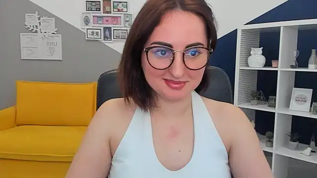 Snapshot of NoraSimons chatting on March 7, 2026, 4:23 pm NoraSimons online show from March 7, 2026, 4:23 pm