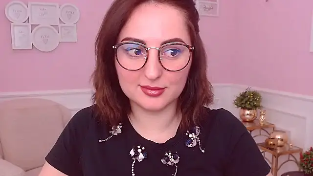 Snapshot of NoraSimons chatting on March 18, 2026, 5:21 am NoraSimons online show from March 18, 2026, 5:21 am