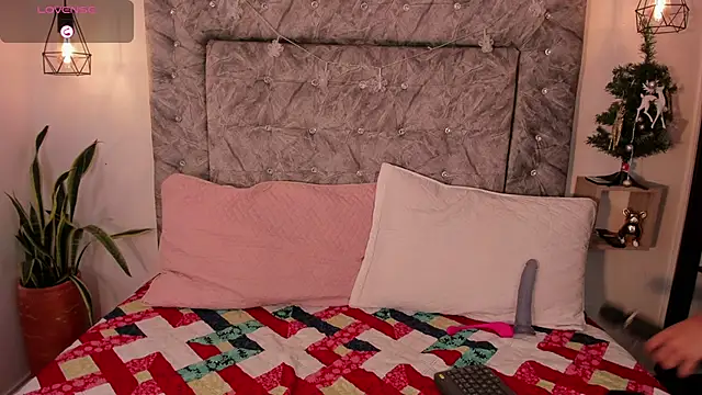 Snapshot of Amatista_desire chatting on December 20, 2025, 12:19 pm Amatista desire online show from December 20, 2025, 12:19 pm