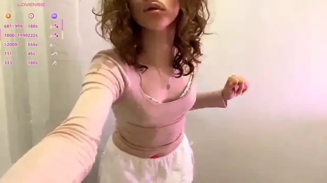 Snapshot of Kira_Sanders chatting on November 21, 2025, 4:50 pm Kira Sanders online show from November 21, 2025, 4:50 pm