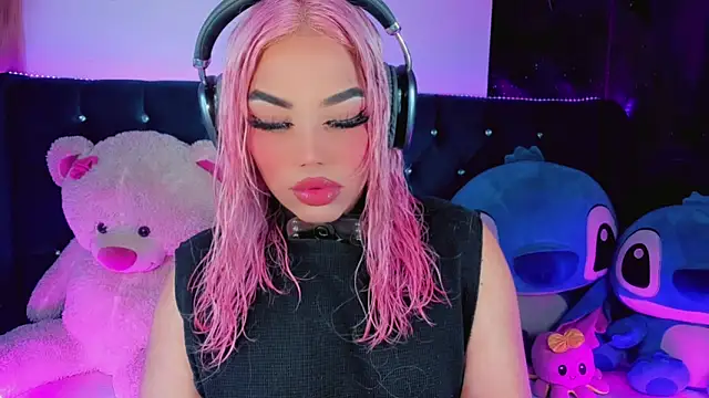 Alannys xHotx online show from April 23, 2026, 9:49 pm