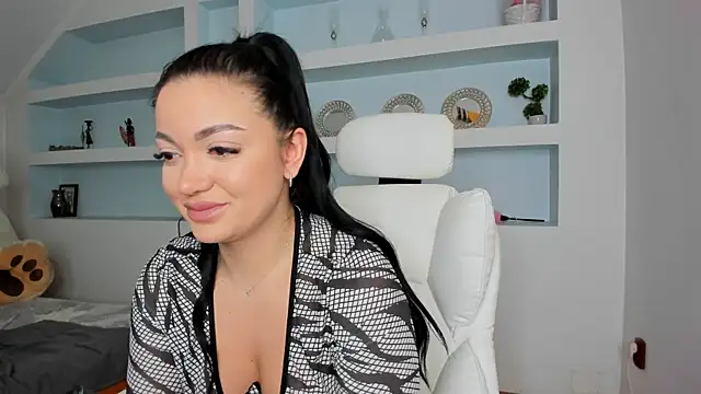 juliexxx online show from February 24, 2026, 6:20 pm