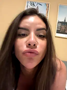 Snapshot of Thaylla_sophiiia chatting on October 27, 2025, 4:41 pm Thaylla sophiiia online show from October 27, 2025, 4:41 pm