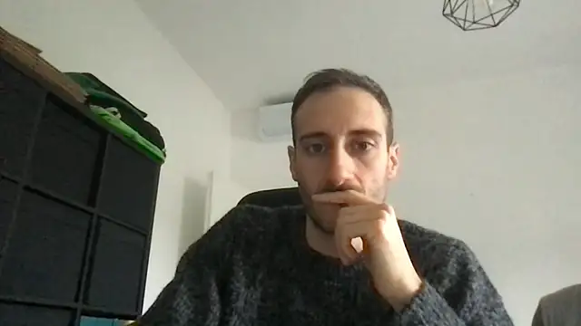 LukaShyGuy online show from December 16, 2025, 1:04 pm