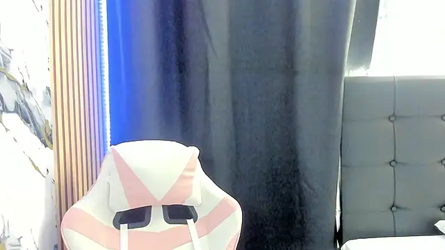 Snapshot of Scarlet_DLuce chatting on November 28, 2025, 9:09 am Scarlet DLuce online show from November 28, 2025, 9:09 am