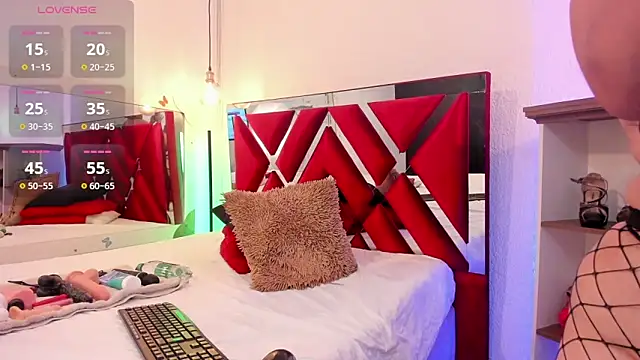 Snapshot of samantaawolf chatting on December 3, 2025, 7:57 pm samantaawolf online show from December 3, 2025, 7:57 pm