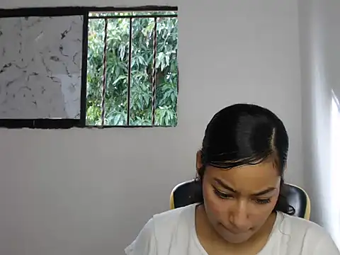 emily stars1 online show from November 25, 2025, 8:09 pm