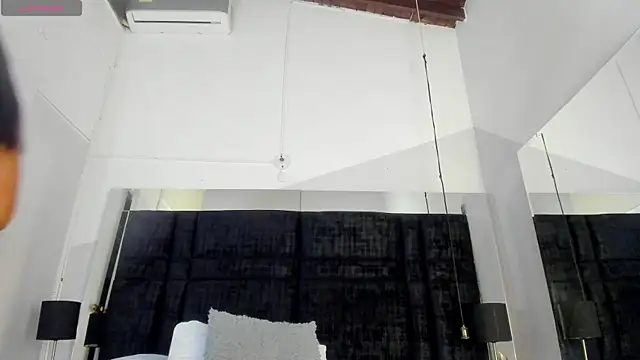 Snapshot of EmmadaSilva chatting on April 21, 2026, 1:42 am EmmadaSilva online show from April 21, 2026, 1:42 am
