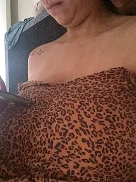 Snapshot of Bruninhadeusa chatting on December 15, 2025, 10:32 am Bruninhadeusa online show from December 15, 2025, 10:32 am