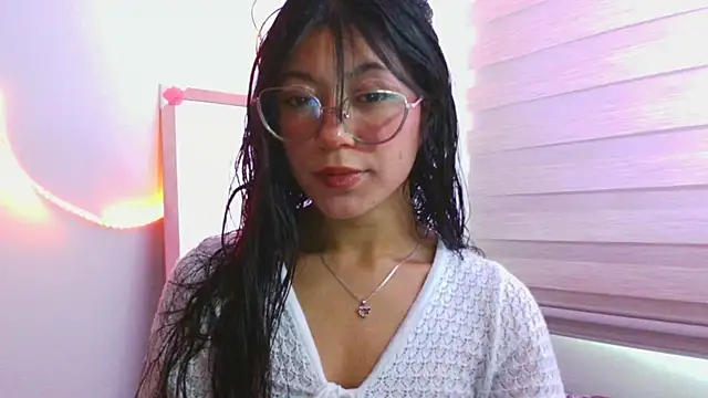 Snapshot of LissyM chatting on April 21, 2026, 8:48 pm LissyM online show from April 21, 2026, 8:48 pm