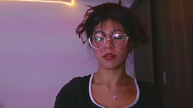 Snapshot of LissyM chatting on April 7, 2026, 8:54 pm LissyM online show from April 7, 2026, 8:54 pm