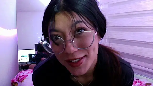 Snapshot of LissyM chatting on May 2, 2026, 5:07 pm LissyM online show from May 2, 2026, 5:07 pm