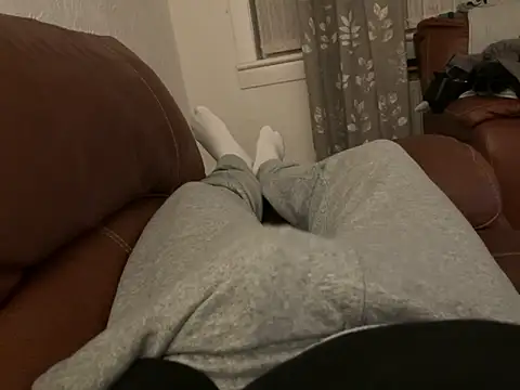 Snapshot of irnbru77 chatting on November 17, 2025, 7:40 pm irnbru77 online show from November 17, 2025, 7:40 pm