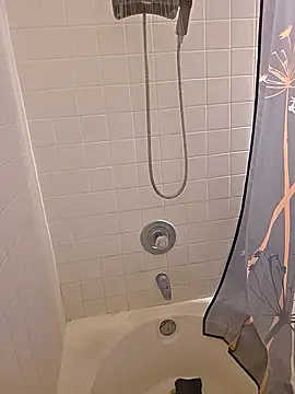 foxtalesafterdark online show from November 6, 2025, 12:31 pm