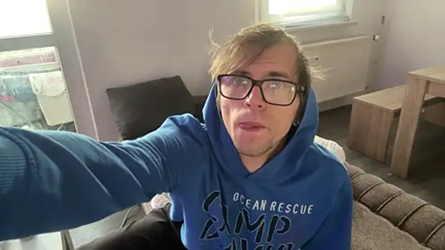 StephPra94 online show from November 8, 2025, 6:28 am