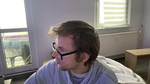 StephPra94 online show from November 11, 2025, 8:09 am