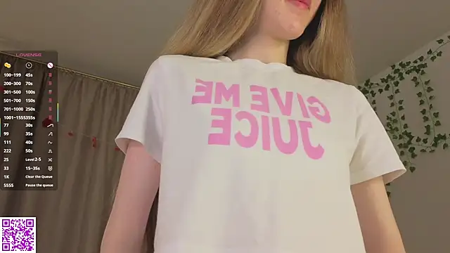 Snapshot of KissyCloud chatting on November 4, 2025, 8:18 am KissyCloud online show from November 4, 2025, 8:18 am