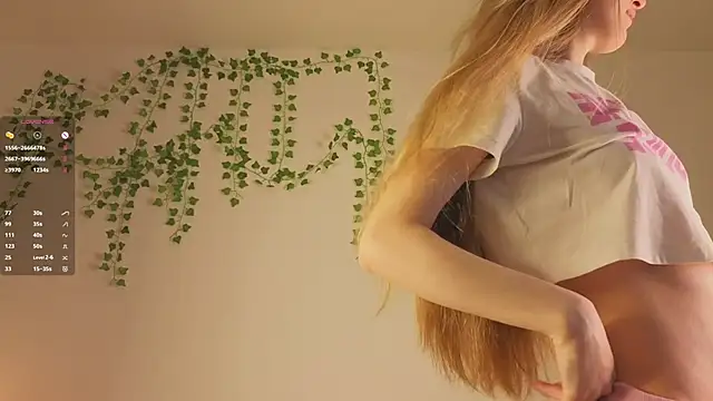 Snapshot of KissyCloud chatting on November 15, 2025, 8:29 am KissyCloud online show from November 15, 2025, 8:29 am