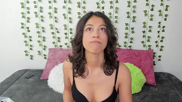 emily jonessxx online show from March 24, 2026, 6:08 pm