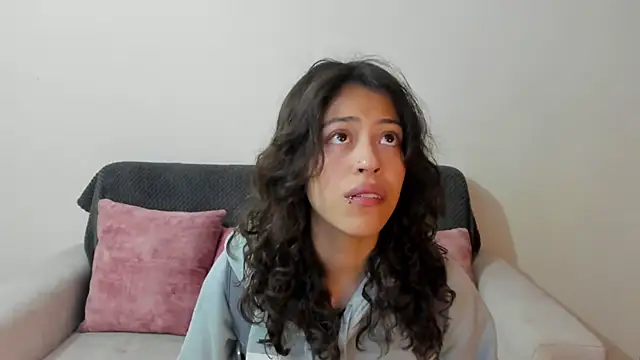 Snapshot of emily_jonessxx chatting on December 14, 2025, 4:56 pm emily jonessxx online show from December 14, 2025, 4:56 pm