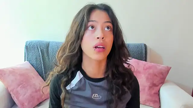 Snapshot of emily_jonessxx chatting on November 21, 2025, 5:56 pm emily jonessxx online show from November 21, 2025, 5:56 pm