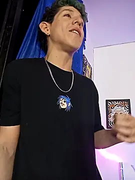 Snapshot of Yorsamm_and_friends chatting on October 27, 2025, 12:22 am Yorsamm and friends online show from October 27, 2025, 12:22 am