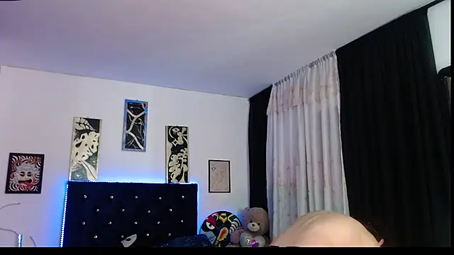 Snapshot of Yorsamm_and_friends chatting on November 13, 2025, 10:02 pm Yorsamm and friends online show from November 13, 2025, 10:02 pm