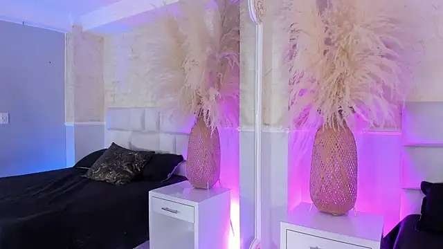 Snapshot of AlmaLopez_ chatting on December 13, 2025, 8:04 pm AlmaLopez online show from December 13, 2025, 8:04 pm