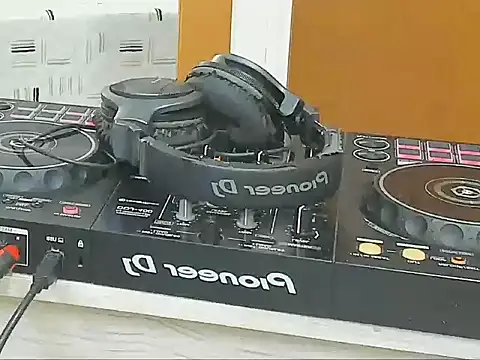 Snapshot of jupiter_333 chatting on November 18, 2025, 5:49 pm jupiter 333 online show from November 18, 2025, 5:49 pm