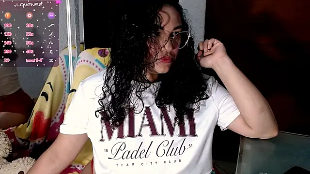 mira cherry02 online show from November 11, 2025, 1:33 am