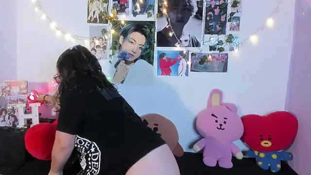 Snapshot of Rose_Hellen chatting on November 8, 2025, 5:44 am Rose Hellen online show from November 8, 2025, 5:44 am