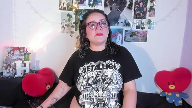 Snapshot of Rose_Hellen chatting on December 2, 2025, 4:25 am Rose Hellen online show from December 2, 2025, 4:25 am