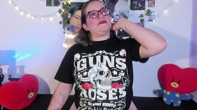 Snapshot of Rose_Hellen chatting on November 3, 2025, 2:28 am Rose Hellen online show from November 3, 2025, 2:28 am