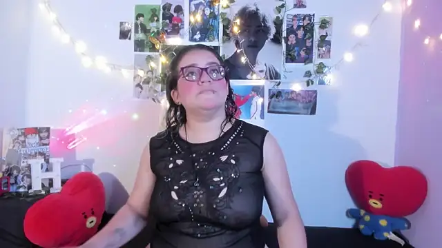 Snapshot of Rose_Hellen chatting on October 26, 2025, 4:24 am Rose Hellen online show from October 26, 2025, 4:24 am