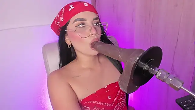 laana foxx online show from March 7, 2026, 12:39 am