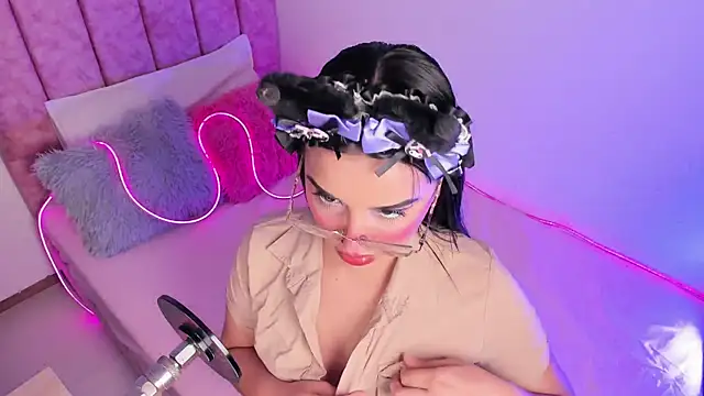 laana foxx online show from June 16, 2026, 10:54 pm