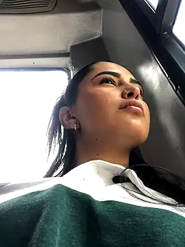 Snapshot of MAVI_EC chatting on December 2, 2025, 4:52 pm MAVI EC online show from December 2, 2025, 4:52 pm