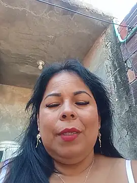 Snapshot of mother2-divorced chatting on August 1, 2026, 1:20 pm mother2-divorced online show from August 1, 2026, 1:20 pm