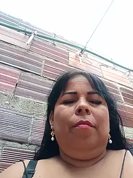 Snapshot of mother2-divorced chatting on August 4, 2026, 1:26 pm mother2-divorced online show from August 4, 2026, 1:26 pm